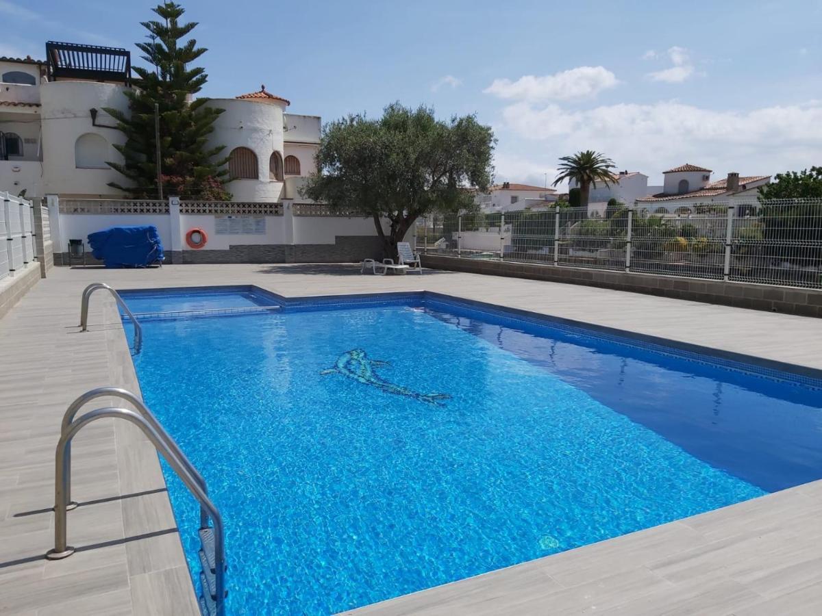 Apartament Amb Piscina Empuriabrava Exterior photo